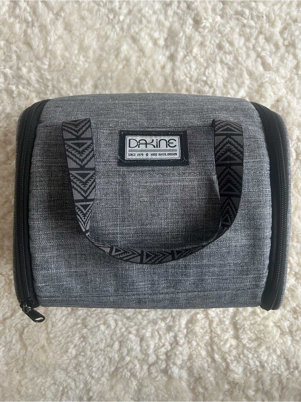 Dakine expandable toiletry bag GUC